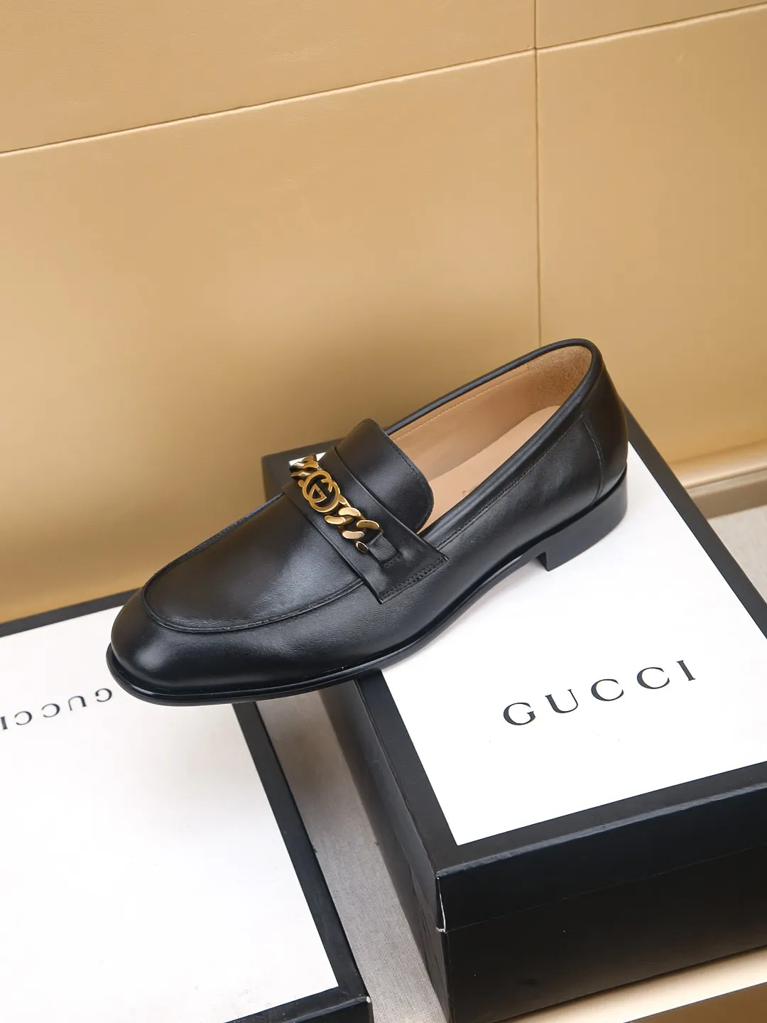 Men's men's shoes 💰460 🆘【GUCCI】Gucci ·🐂里· Hot-selling beanie shoes, top brand luxury, top quality, latest fashion beanie shoes.. The upper is made of original high mercerized smooth cow suede. (Full top layer water-dyed 🐂 leather and lining). The original stylish and stylish soft rubber wear-resistant and non-slip outsole is light and comfortable on the foot, available in 2 colors! Matching code: 39-44 (customized at 38.45.46.47)
